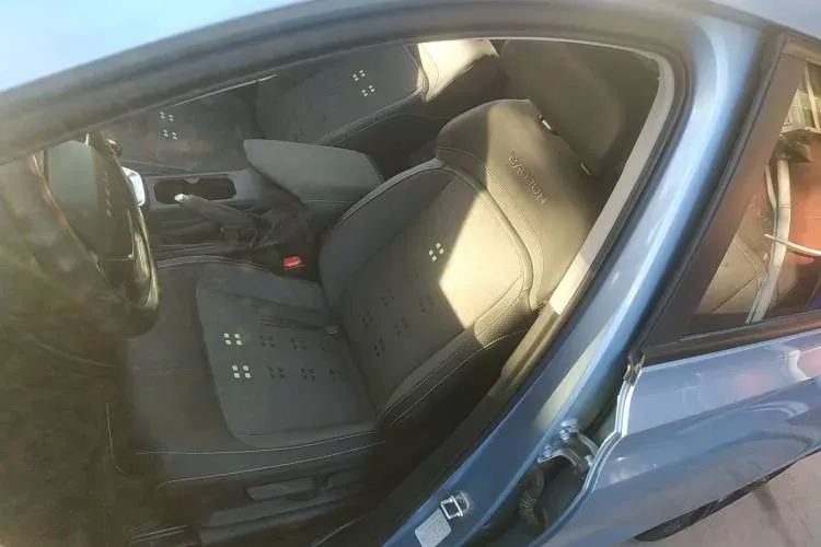 2019 BaoJun RM-5 1.5T 147HP L4 6MT,autocango,china used car exporter,china ev exporter,chinese used car exporter,chinese used ev exporter