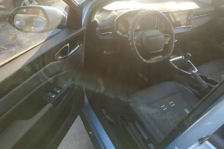 2019 BaoJun RM-5 1.5T 147HP L4 6MT,autocango,china used car exporter,china ev exporter,chinese used car exporter,chinese used ev exporter