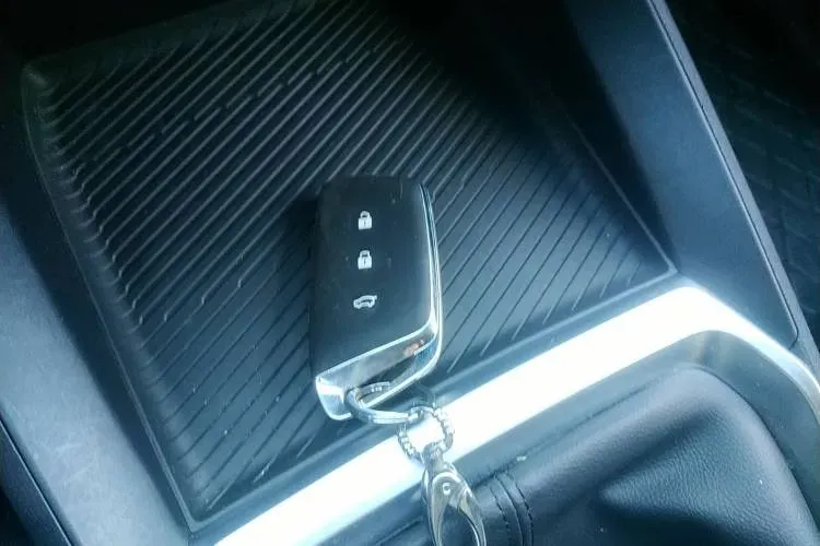 2019 BaoJun RM-5 1.5T 147HP L4 6MT,autocango,china used car exporter,china ev exporter,chinese used car exporter,chinese used ev exporter