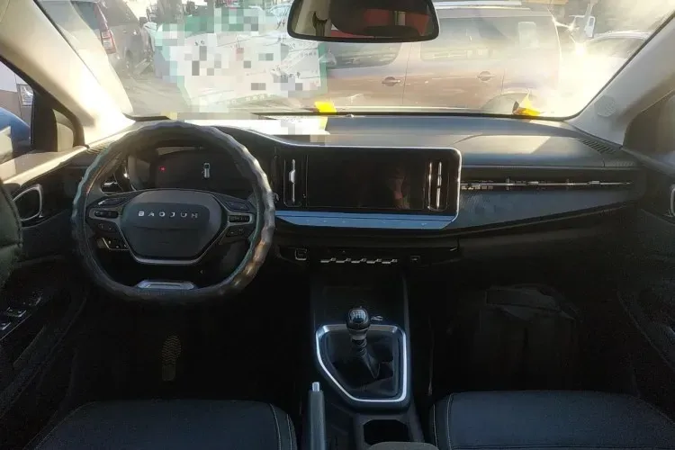 2019 BaoJun RM-5 1.5T 147HP L4 6MT,autocango,china used car exporter,china ev exporter,chinese used car exporter,chinese used ev exporter