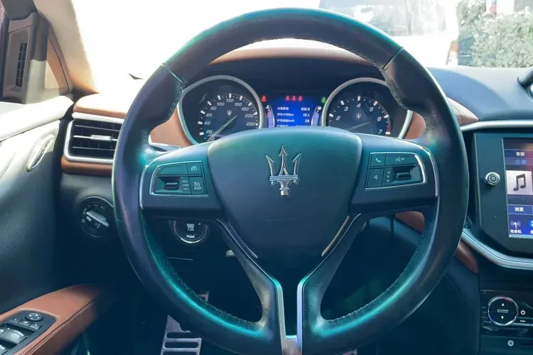 2020 Maserati MC20 3.0T 630HP V6 8DCT,autocango,china used car exporter,china ev exporter,chinese used car exporter,chinese used ev exporter