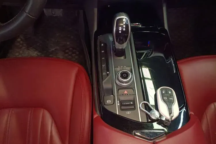 2020 Maserati MC20 3.0T 630HP V6 8DCT,autocango,china used car exporter,china ev exporter,chinese used car exporter,chinese used ev exporter