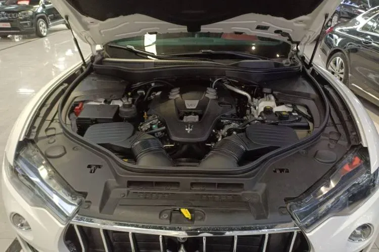 2020 Maserati MC20 3.0T 630HP V6 8DCT,autocango,china used car exporter,china ev exporter,chinese used car exporter,chinese used ev exporter