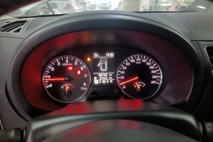 2016 DongFeng FengDu MX6 2.0L 144HP L4 CVT,autocango,china used car exporter,china ev exporter,chinese used car exporter,chinese used ev exporter