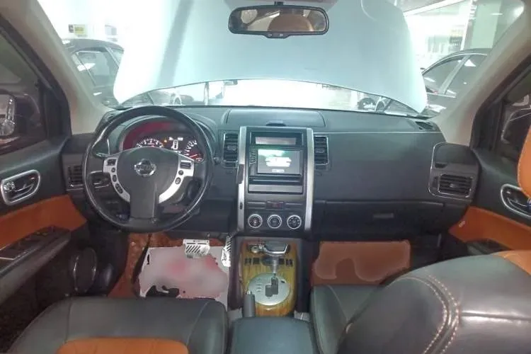 2016 DongFeng FengDu MX6 2.0L 144HP L4 CVT,autocango,china used car exporter,china ev exporter,chinese used car exporter,chinese used ev exporter