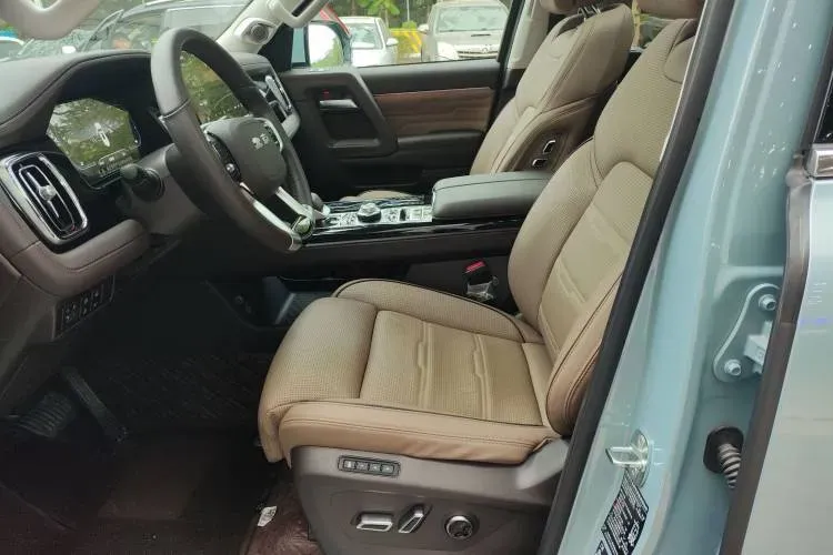 2022 BeiJing BJ60 2.0T 267HP L4 8AT,autocango,china used car exporter,china ev exporter,chinese used car exporter,chinese used ev exporter