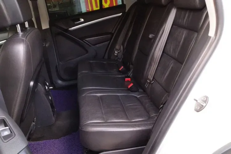 2010 Volkswagen Eos 2.0T 200HP L4 6DCT,autocango,china used car exporter,china ev exporter,chinese used car exporter,chinese used ev exporter