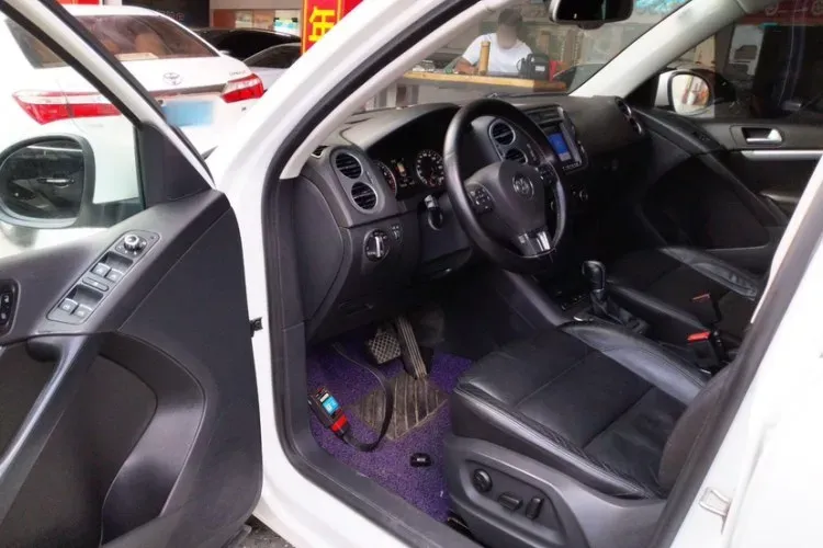 2010 Volkswagen Eos 2.0T 200HP L4 6DCT,autocango,china used car exporter,china ev exporter,chinese used car exporter,chinese used ev exporter