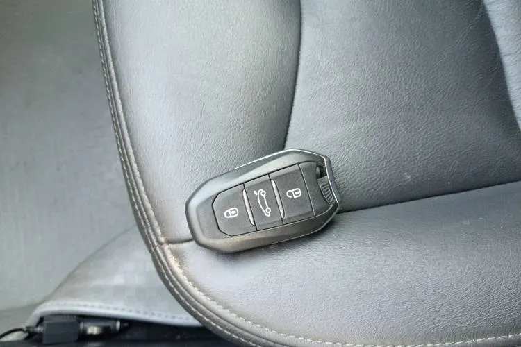 2013 Citroen C4L 1.6T 163HP L4 6AT,autocango,china used car exporter,china ev exporter,chinese used car exporter,chinese used ev exporter