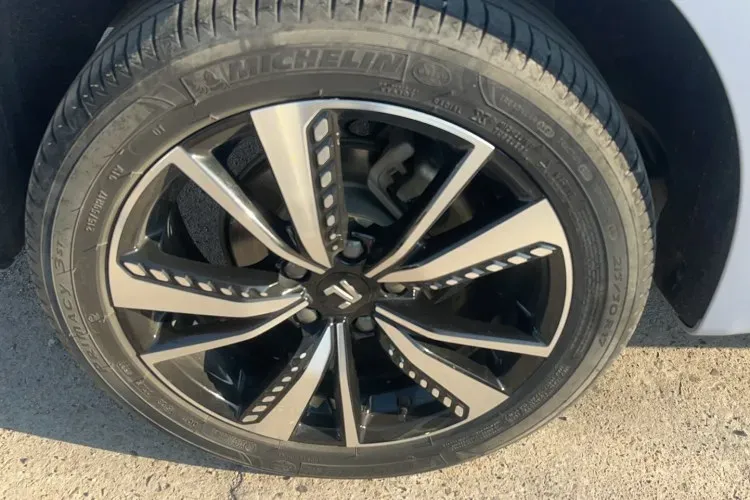 2020 Rising Auto ER6 BEV 69.9KWH,autocango,china used car exporter,china ev exporter,chinese used car exporter,chinese used ev exporter