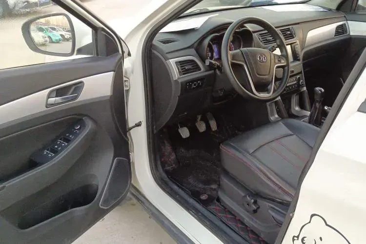 2016 BeiJing Auto Senova X55 1.5L 116HP L4 5MT,autocango,china used car exporter,china ev exporter,chinese used car exporter,chinese used ev exporter