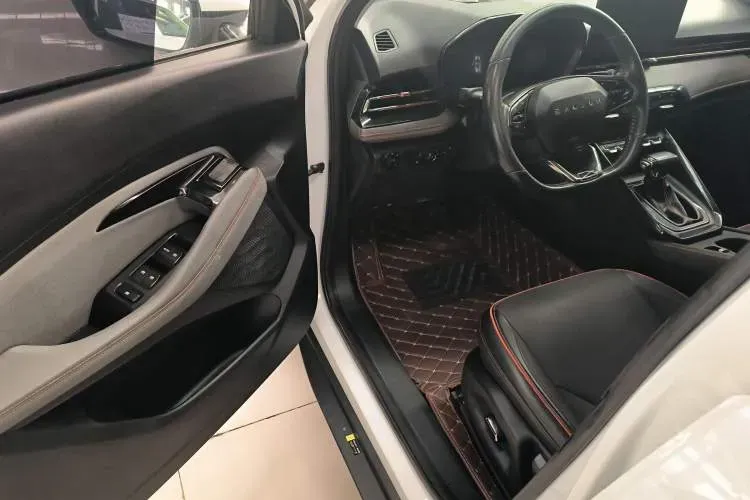 2020 BaoJun RS-3 1.5L 105HP L4 CVT,autocango,china used car exporter,china ev exporter,chinese used car exporter,chinese used ev exporter