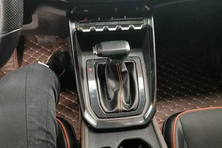 2020 BaoJun RS-3 1.5L 105HP L4 CVT,autocango,china used car exporter,china ev exporter,chinese used car exporter,chinese used ev exporter