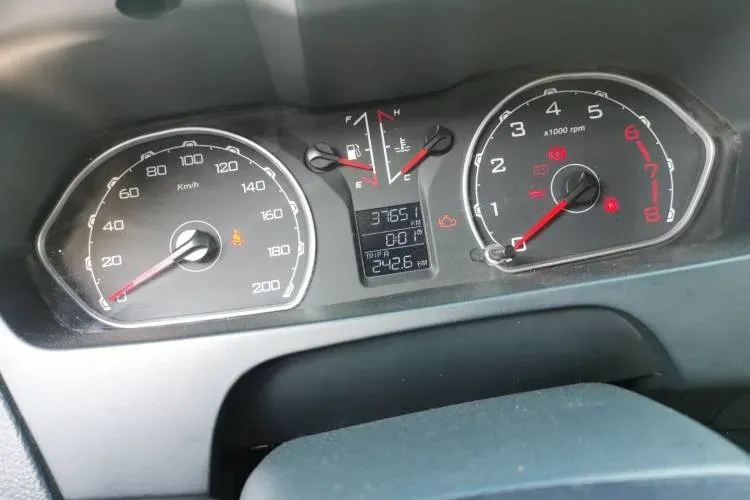 2015 Leopaard Q6 2.4L 147HP L4 5MT,autocango,china used car exporter,china ev exporter,chinese used car exporter,chinese used ev exporter