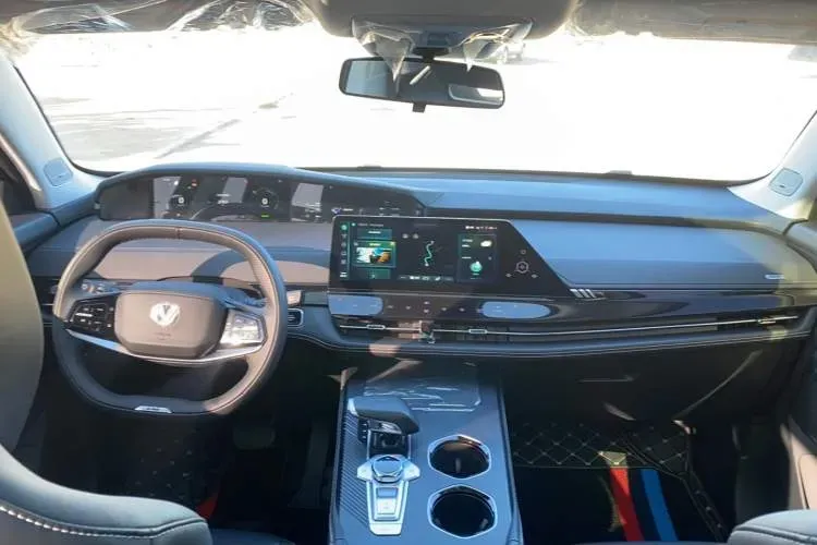 2023 ChangAn UNI-K iDD 1.5T 170HP L4 6TCT PHEV 28.39KWH,autocango,china used car exporter,china ev exporter,chinese used car exporter,chinese used ev exporter