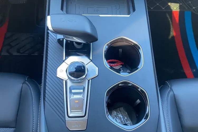 2023 ChangAn UNI-K iDD 1.5T 170HP L4 6TCT PHEV 28.39KWH,autocango,china used car exporter,china ev exporter,chinese used car exporter,chinese used ev exporter