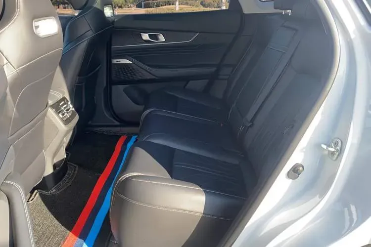 2023 ChangAn UNI-K iDD 1.5T 170HP L4 6TCT PHEV 28.39KWH,autocango,china used car exporter,china ev exporter,chinese used car exporter,chinese used ev exporter