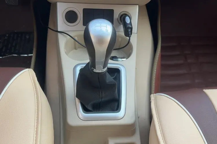 2016 DongFeng Fengon Fengon 330 1.5L 109HP L4 5MT,autocango,china used car exporter,china ev exporter,chinese used car exporter,chinese used ev exporter