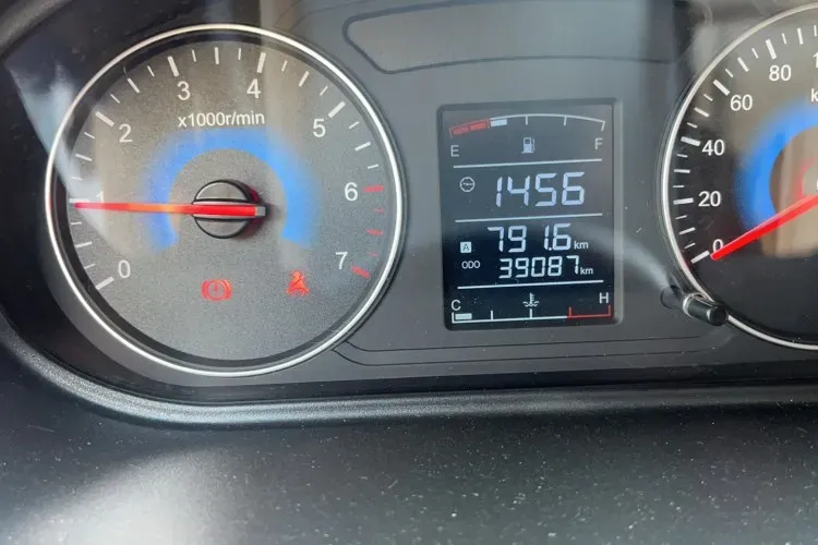 2016 DongFeng Fengon Fengon 330 1.5L 109HP L4 5MT,autocango,china used car exporter,china ev exporter,chinese used car exporter,chinese used ev exporter