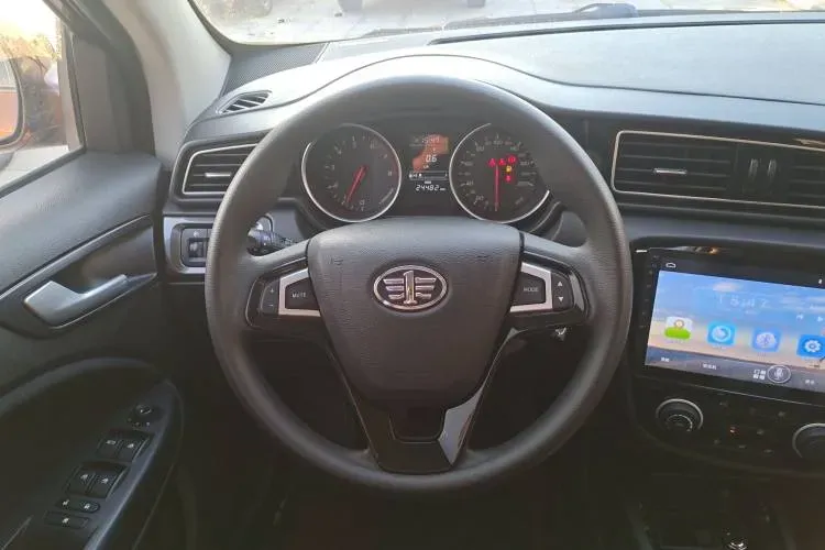 2017 FAW Jumpal D60 1.5L 113HP L4 5MT,autocango,china used car exporter,china ev exporter,chinese used car exporter,chinese used ev exporter