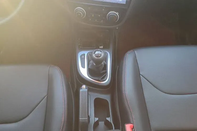 2017 FAW Jumpal D60 1.5L 113HP L4 5MT,autocango,china used car exporter,china ev exporter,chinese used car exporter,chinese used ev exporter