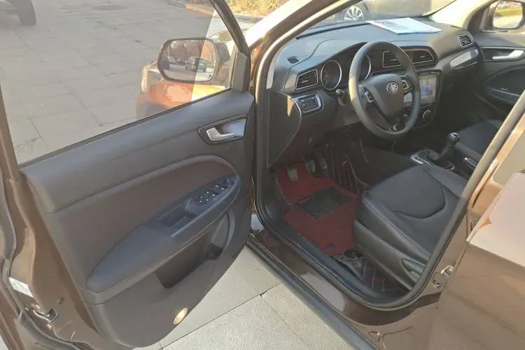 2017 FAW Jumpal D60 1.5L 113HP L4 5MT,autocango,china used car exporter,china ev exporter,chinese used car exporter,chinese used ev exporter