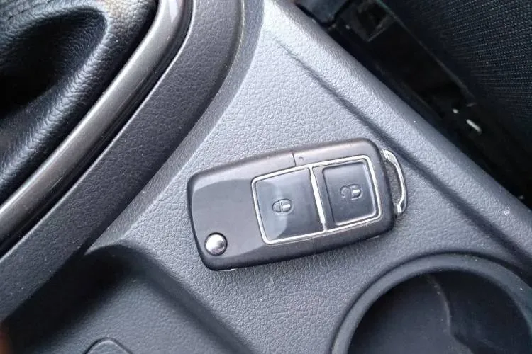 2021 Isuzu Taga 3.0T 143HP L4 5MT,autocango,china used car exporter,china ev exporter,chinese used car exporter,chinese used ev exporter