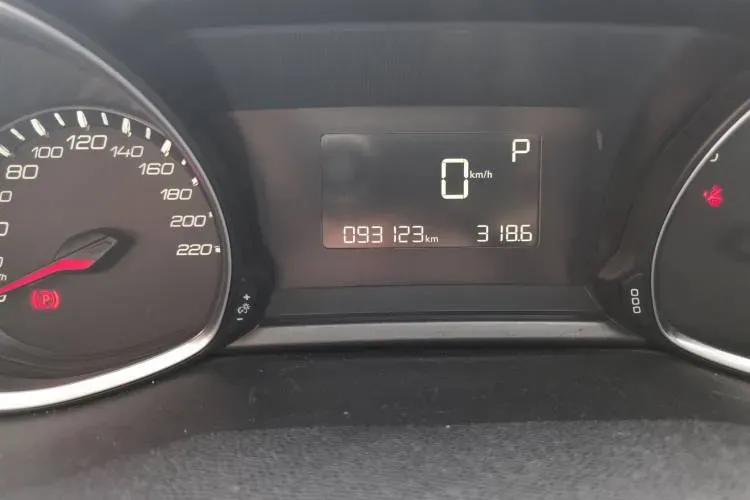 2015 Peugeot 308S 1.2T 136HP L3 6AT,autocango,china used car exporter,china ev exporter,chinese used car exporter,chinese used ev exporter