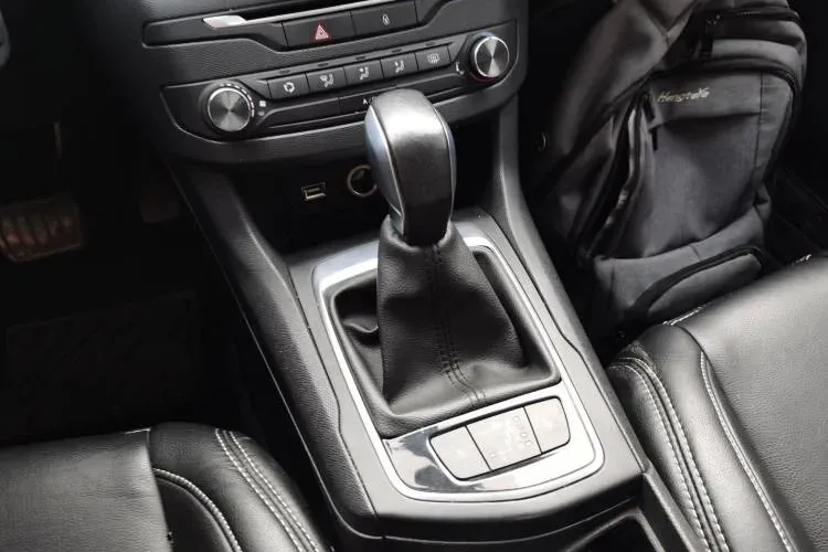 2015 Peugeot 308S 1.2T 136HP L3 6AT,autocango,china used car exporter,china ev exporter,chinese used car exporter,chinese used ev exporter