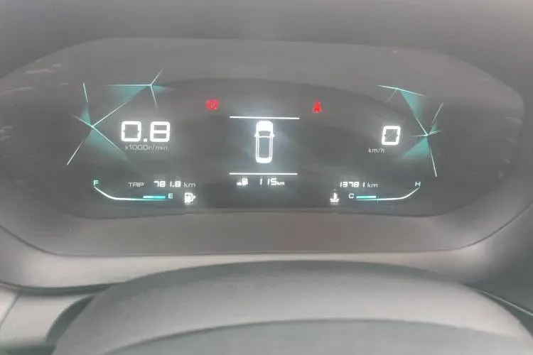 2020 BaoJun RC-5 1.5L 99HP L4 6MT,autocango,china used car exporter,china ev exporter,chinese used car exporter,chinese used ev exporter