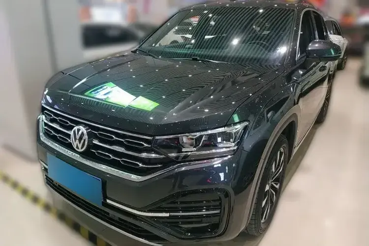 2021 Volkswagen Tayron 2.0T 220HP L4 7DCT