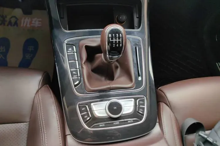 2018 Leopaard Mattu 1.6T 200HP L4 6MT,autocango,china used car exporter,china ev exporter,chinese used car exporter,chinese used ev exporter