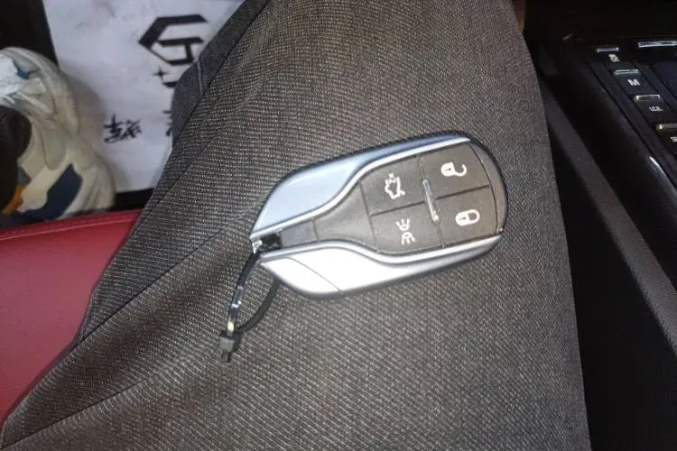 2023 Maserati MC20 3.0T 630HP V6 8DCT,autocango,china used car exporter,china ev exporter,chinese used car exporter,chinese used ev exporter