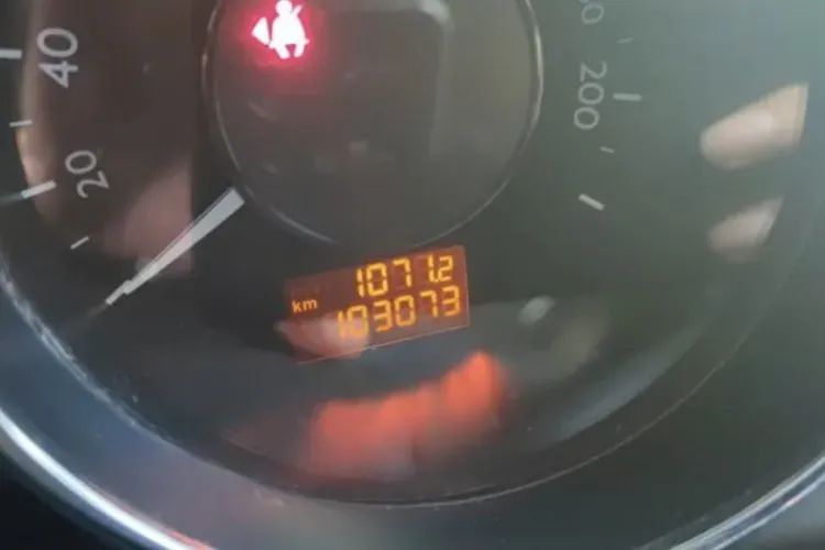 2013 Peugeot 3008 2.0L 147HP L4 6AT,autocango,china used car exporter,china ev exporter,chinese used car exporter,chinese used ev exporter