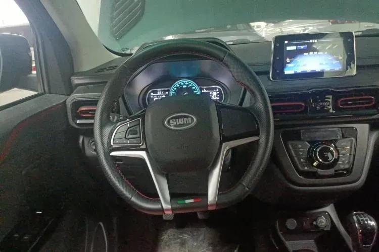 2022 SWM Big Tiger 1.5L 116HP L4 5MT,autocango,china used car exporter,china ev exporter,chinese used car exporter,chinese used ev exporter