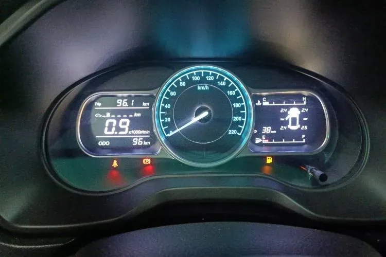 2022 SWM Big Tiger 1.5L 116HP L4 5MT,autocango,china used car exporter,china ev exporter,chinese used car exporter,chinese used ev exporter