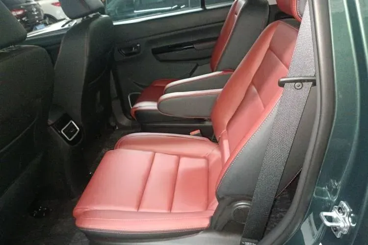 2022 SWM Big Tiger 1.5L 116HP L4 5MT,autocango,china used car exporter,china ev exporter,chinese used car exporter,chinese used ev exporter