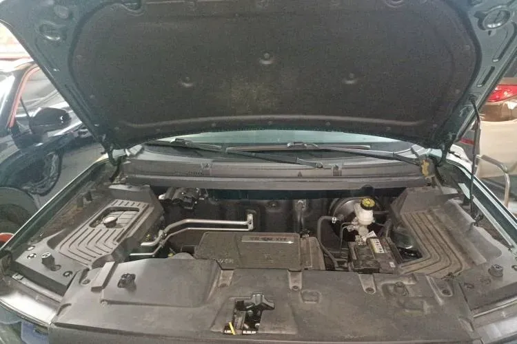 2022 SWM Big Tiger 1.5L 116HP L4 5MT,autocango,china used car exporter,china ev exporter,chinese used car exporter,chinese used ev exporter