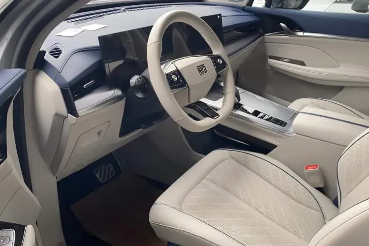 2022 Roewe Whale 2.0T 231HP L4 8AT,autocango,china used car exporter,china ev exporter,chinese used car exporter,chinese used ev exporter