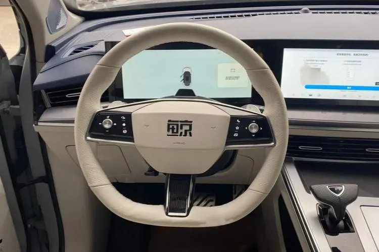 2022 Roewe Whale 2.0T 231HP L4 8AT,autocango,china used car exporter,china ev exporter,chinese used car exporter,chinese used ev exporter