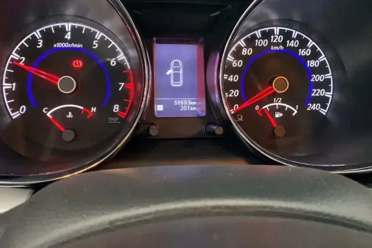 2016 Venucia T70 1.6L 121HP L4 5MT,autocango,china used car exporter,china ev exporter,chinese used car exporter,chinese used ev exporter