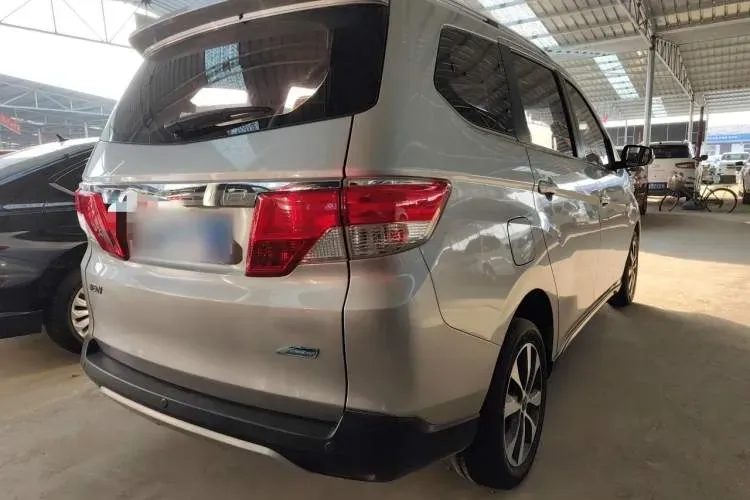 2017 Venucia M50V 1.6L 124HP L4 CVT,autocango,china used car exporter,china ev exporter,chinese used car exporter,chinese used ev exporter