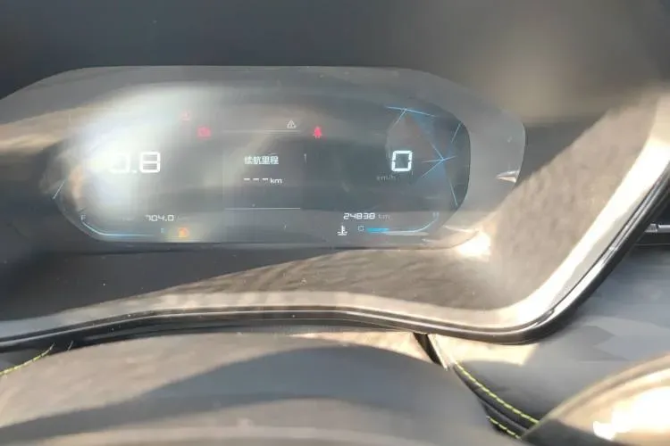 2020 BaoJun RS-3 1.5L 99HP L4 6MT,autocango,china used car exporter,china ev exporter,chinese used car exporter,chinese used ev exporter