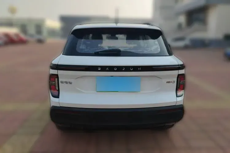 2020 BaoJun RS-3 1.5L 99HP L4 6MT,autocango,china used car exporter,china ev exporter,chinese used car exporter,chinese used ev exporter