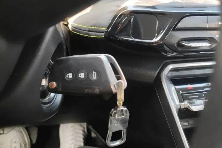 2020 BaoJun RS-3 1.5L 99HP L4 6MT,autocango,china used car exporter,china ev exporter,chinese used car exporter,chinese used ev exporter