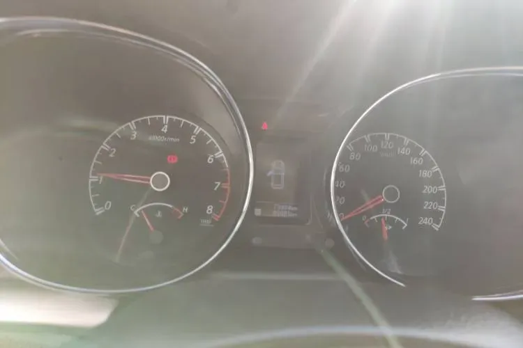 2016 Venucia T70 1.6L 121HP L4 5MT,autocango,china used car exporter,china ev exporter,chinese used car exporter,chinese used ev exporter