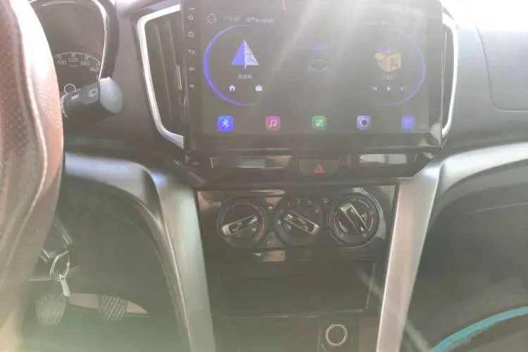 2016 Venucia T70 1.6L 121HP L4 5MT,autocango,china used car exporter,china ev exporter,chinese used car exporter,chinese used ev exporter