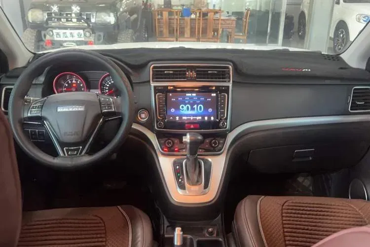 2017 Haval M6 1.5T 150HP L4 6AT,autocango,china used car exporter,china ev exporter,chinese used car exporter,chinese used ev exporter