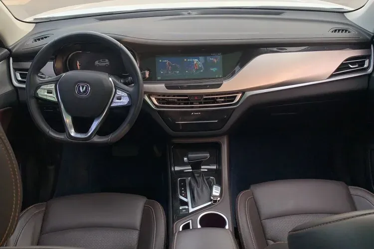 2018 ChangAn CS35 Plus 1.6L 128HP L4 6AT,autocango,china used car exporter,china ev exporter,chinese used car exporter,chinese used ev exporter