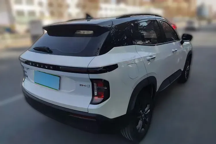 2020 BaoJun RS-3 1.5L 99HP L4 6MT,autocango,china used car exporter,china ev exporter,chinese used car exporter,chinese used ev exporter